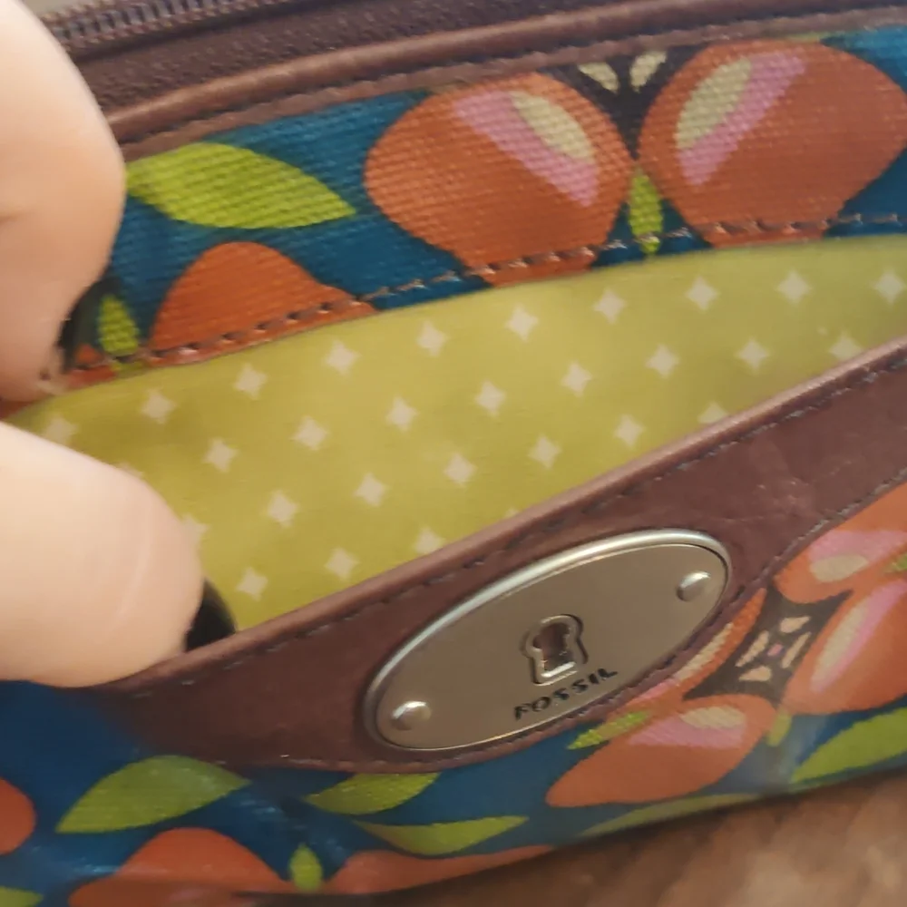 True Vintage Fossil Key-Per Wristlet